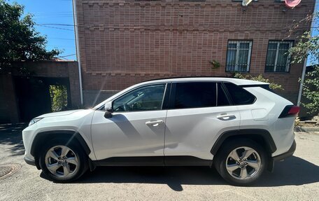 Toyota RAV4, 2020 год, 3 500 000 рублей, 4 фотография
