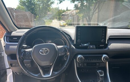 Toyota RAV4, 2020 год, 3 500 000 рублей, 9 фотография