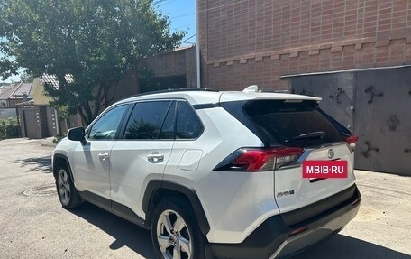 Toyota RAV4, 2020 год, 3 500 000 рублей, 5 фотография