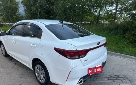 KIA Rio IV, 2021 год, 1 250 000 рублей, 2 фотография