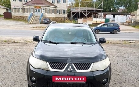 Mitsubishi Outlander III рестайлинг 3, 2008 год, 1 070 000 рублей, 2 фотография