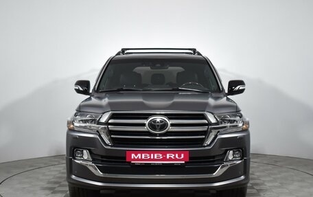 Toyota Land Cruiser 200, 2018 год, 6 650 000 рублей, 2 фотография