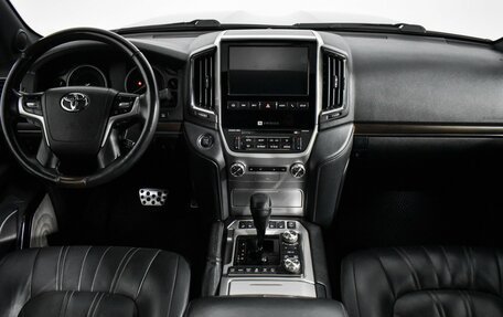 Toyota Land Cruiser 200, 2018 год, 6 650 000 рублей, 15 фотография