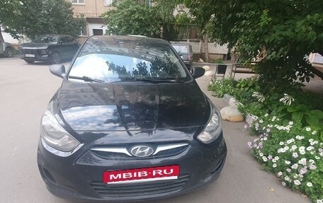 Hyundai Solaris II рестайлинг, 2013 год, 650 000 рублей, 2 фотография