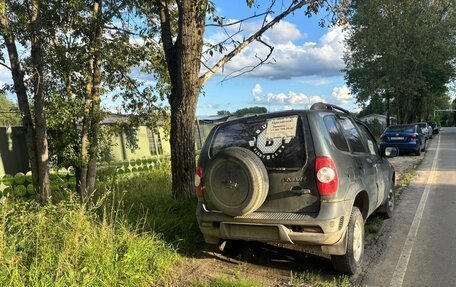 Chevrolet Niva I рестайлинг, 2010 год, 350 000 рублей, 3 фотография