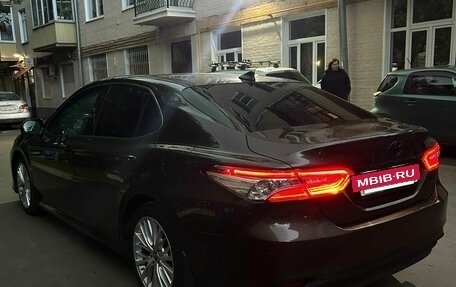 Toyota Camry, 2021 год, 3 500 000 рублей, 4 фотография