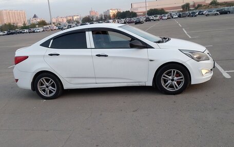 Hyundai Solaris II рестайлинг, 2014 год, 550 000 рублей, 2 фотография