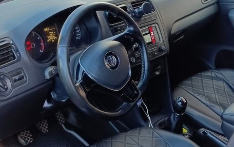 Volkswagen Polo VI (EU Market), 2017 год, 900 000 рублей, 13 фотография