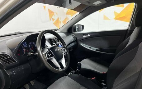Hyundai Solaris II рестайлинг, 2013 год, 625 000 рублей, 22 фотография