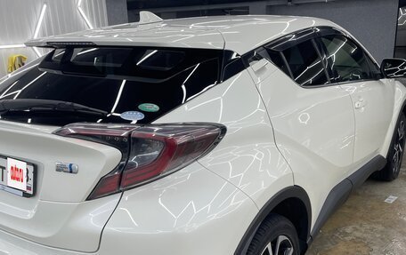 Toyota C-HR I рестайлинг, 2017 год, 1 999 000 рублей, 5 фотография