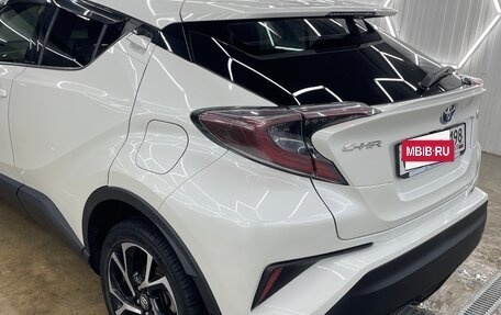 Toyota C-HR I рестайлинг, 2017 год, 1 999 000 рублей, 8 фотография