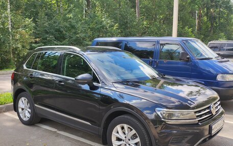 Volkswagen Tiguan II, 2017 год, 1 950 000 рублей, 3 фотография
