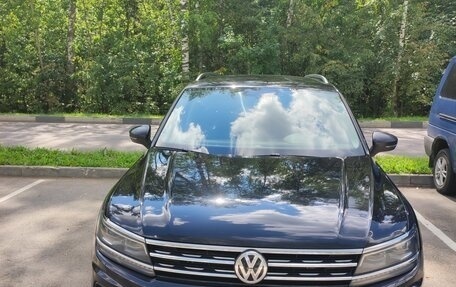 Volkswagen Tiguan II, 2017 год, 1 950 000 рублей, 2 фотография