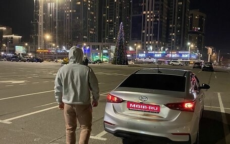 Hyundai Solaris II рестайлинг, 2018 год, 899 999 рублей, 5 фотография