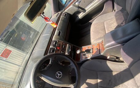 Mercedes-Benz E-Класс, 1995 год, 265 000 рублей, 3 фотография