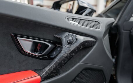 Lamborghini Huracán, 2022 год, 32 900 000 рублей, 5 фотография