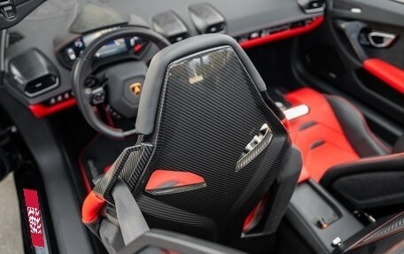 Lamborghini Huracán, 2022 год, 32 900 000 рублей, 6 фотография