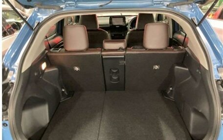 Toyota Yaris Cross, 2022 год, 1 750 000 рублей, 7 фотография