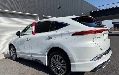 Toyota Harrier, 2022 год, 2 376 000 рублей, 3 фотография