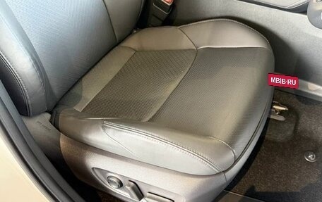 Toyota Harrier, 2022 год, 2 376 000 рублей, 18 фотография