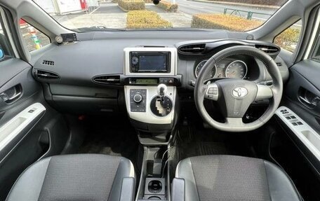 Toyota Wish II, 2017 год, 1 106 000 рублей, 14 фотография