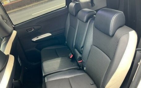 Toyota Wish II, 2017 год, 1 106 000 рублей, 29 фотография