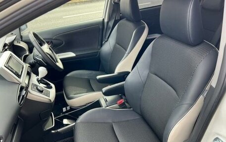 Toyota Wish II, 2017 год, 1 106 000 рублей, 27 фотография