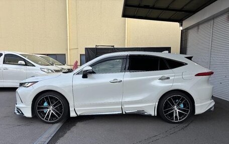 Toyota Harrier, 2022 год, 2 186 000 рублей, 3 фотография