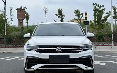 Volkswagen Tiguan II, 2022 год, 2 950 099 рублей, 1 фотография