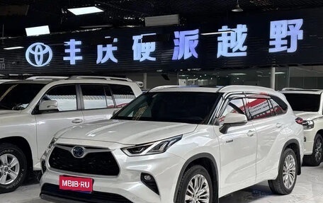 Toyota Highlander, 2024 год, 4 650 099 рублей, 1 фотография
