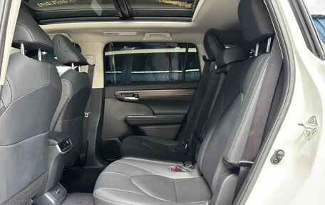 Toyota Highlander, 2024 год, 4 650 099 рублей, 6 фотография