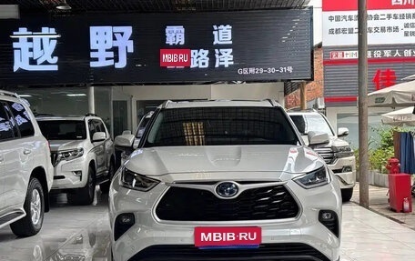 Toyota Highlander, 2024 год, 4 650 099 рублей, 2 фотография