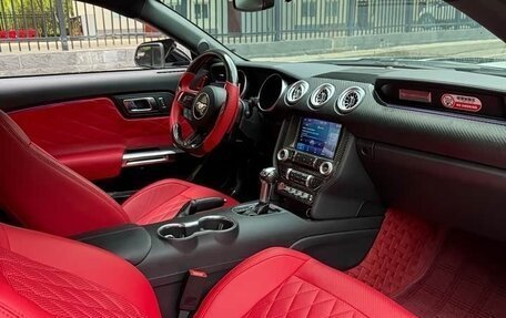 Ford Mustang VI рестайлинг, 2022 год, 2 350 333 рублей, 21 фотография