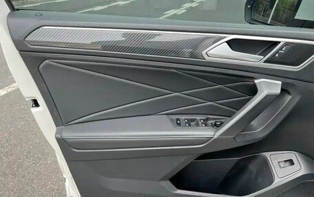 Volkswagen Tiguan II, 2022 год, 2 950 099 рублей, 8 фотография