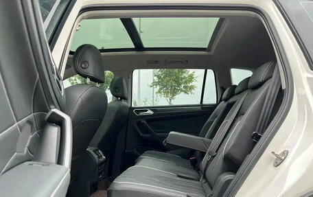 Volkswagen Tiguan II, 2022 год, 2 950 099 рублей, 15 фотография