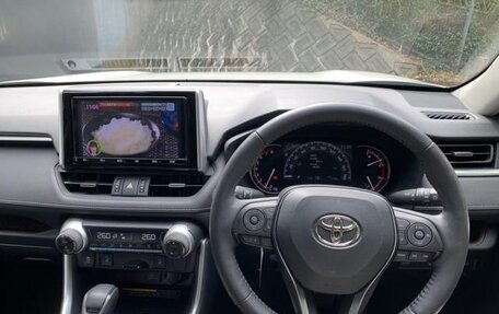 Toyota RAV4, 2021 год, 1 879 000 рублей, 9 фотография