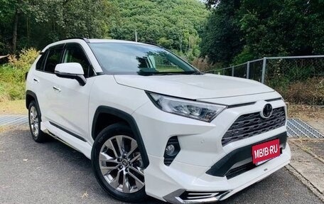 Toyota RAV4, 2021 год, 1 879 000 рублей, 7 фотография