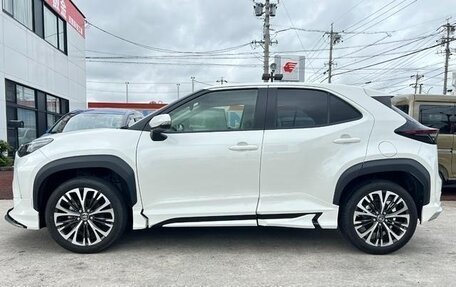 Toyota Yaris Cross, 2021 год, 1 248 000 рублей, 3 фотография