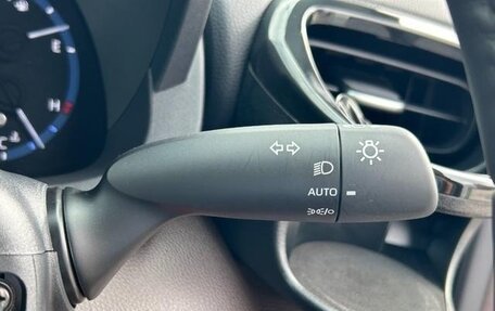 Toyota Yaris Cross, 2021 год, 1 248 000 рублей, 17 фотография