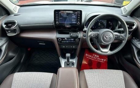Toyota Yaris Cross, 2021 год, 1 248 000 рублей, 13 фотография