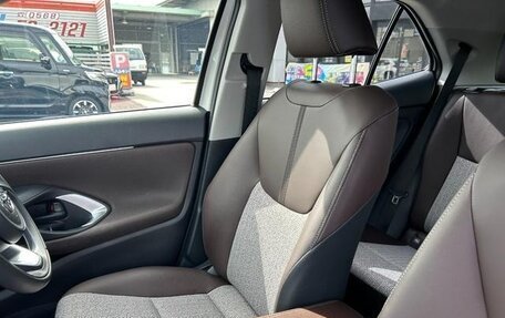 Toyota Yaris Cross, 2021 год, 1 248 000 рублей, 31 фотография