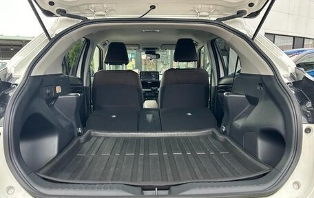 Toyota Yaris Cross, 2021 год, 1 248 000 рублей, 36 фотография