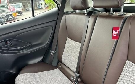 Toyota Yaris Cross, 2021 год, 1 248 000 рублей, 33 фотография