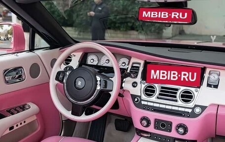 Rolls-Royce Dawn, 2021 год, 32 000 000 рублей, 13 фотография