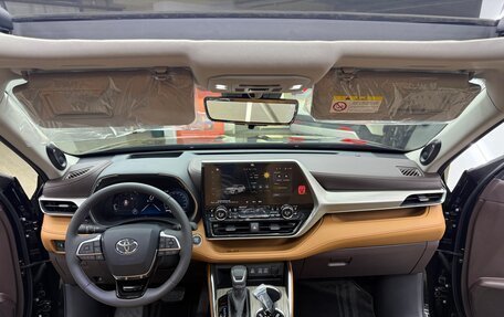 Toyota Highlander, 2025 год, 5 200 000 рублей, 28 фотография