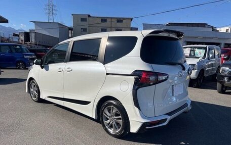 Toyota Sienta II, 2021 год, 988 000 рублей, 3 фотография