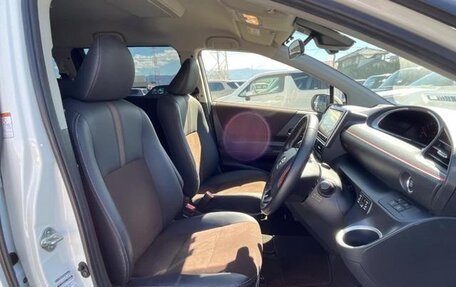 Toyota Sienta II, 2021 год, 988 000 рублей, 12 фотография