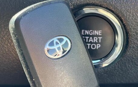 Toyota Sienta II, 2021 год, 988 000 рублей, 31 фотография