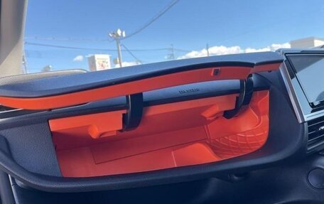 Toyota Sienta II, 2021 год, 988 000 рублей, 29 фотография