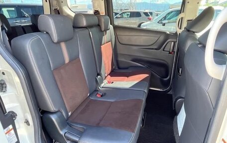 Toyota Sienta II, 2021 год, 988 000 рублей, 32 фотография